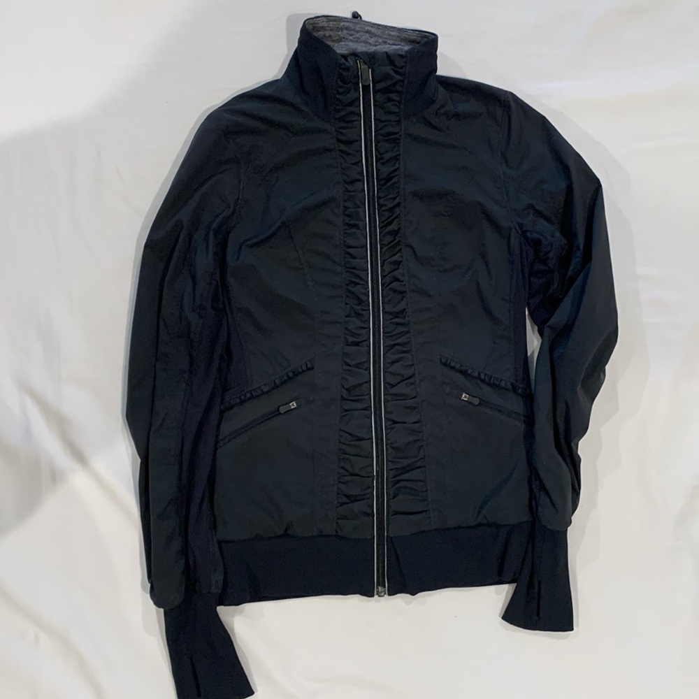 Lululemon super feminine light jacket in black size 4
